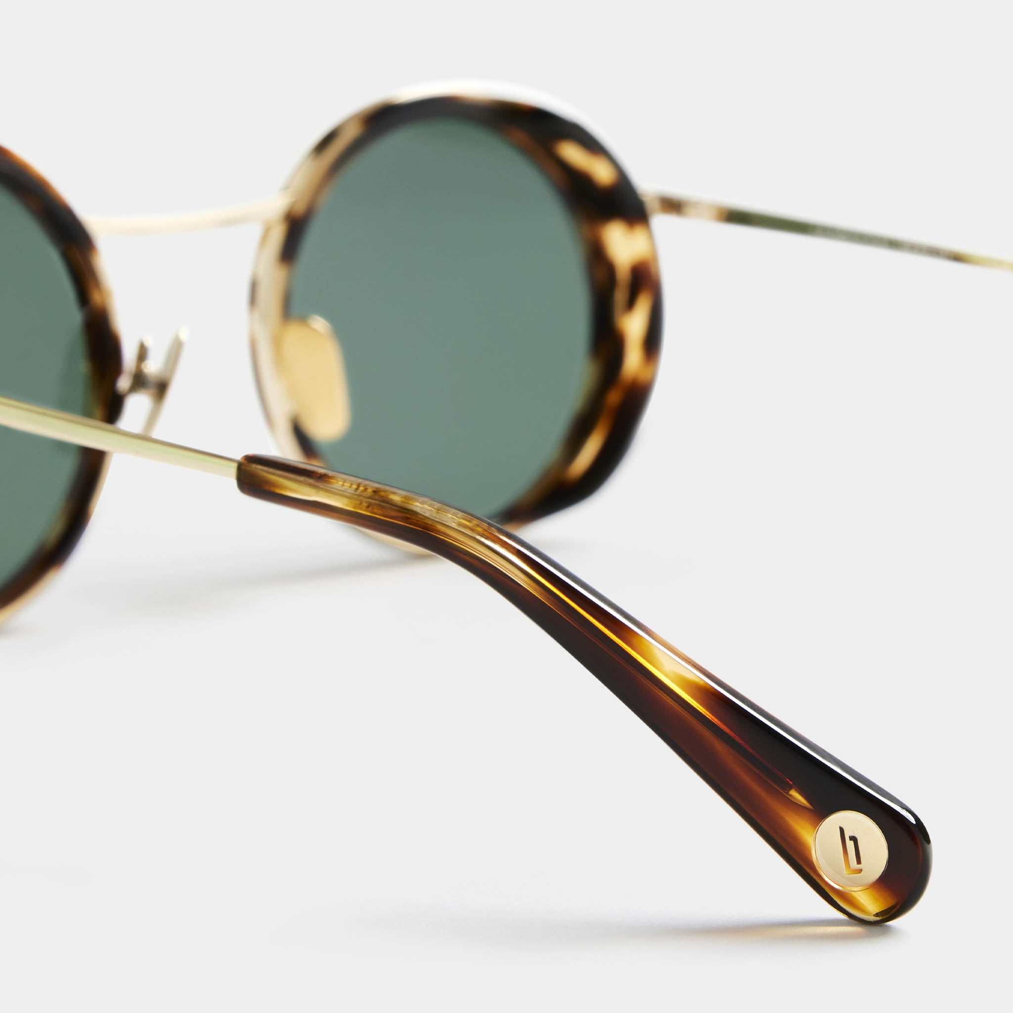 Chillwave – Brushed Gold Tortoise / Green