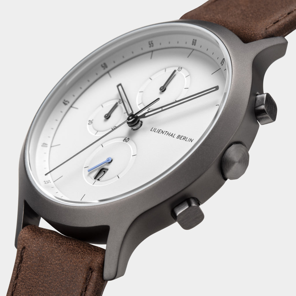 Chronograph – Dark Silver White