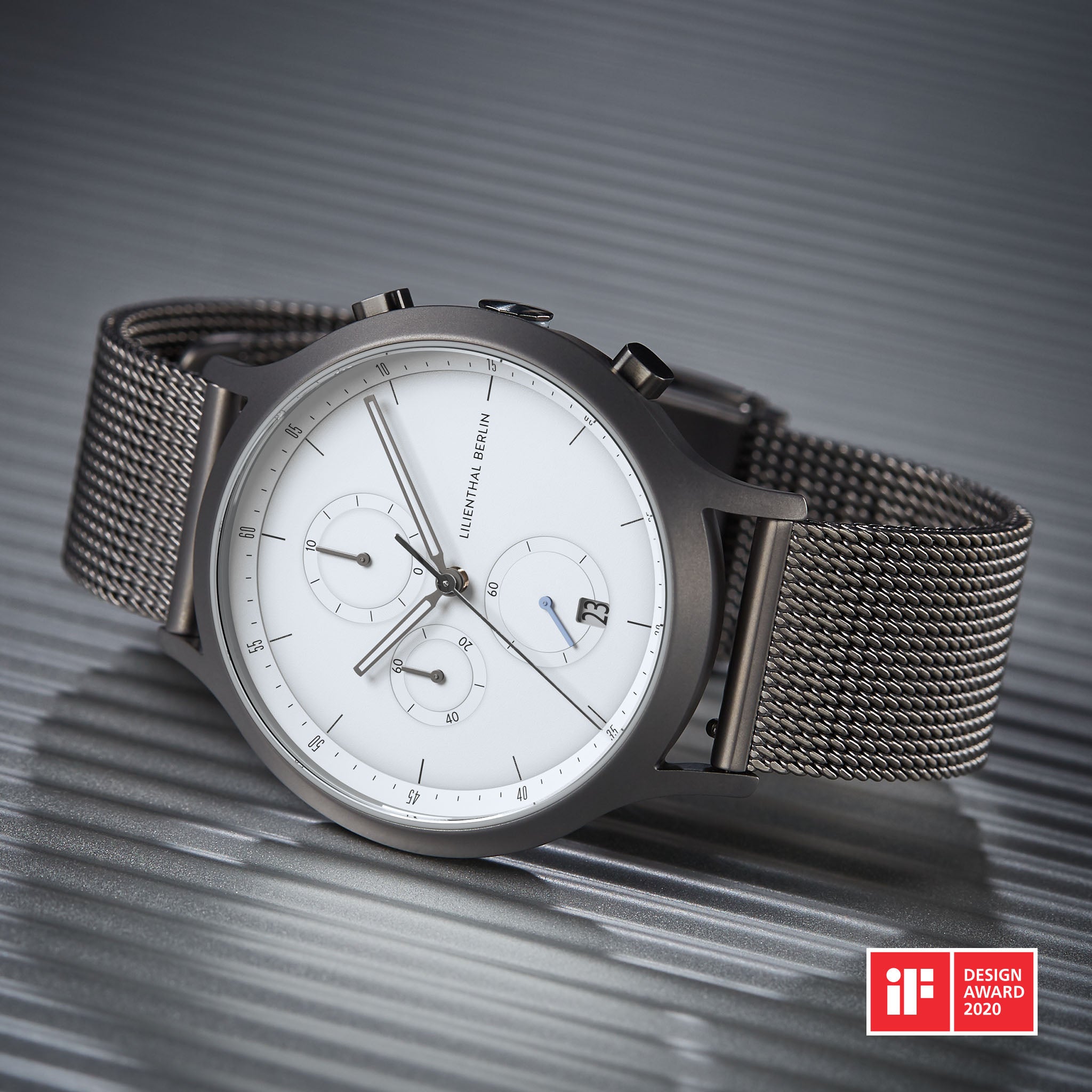 Chronograph – Dark Silver White