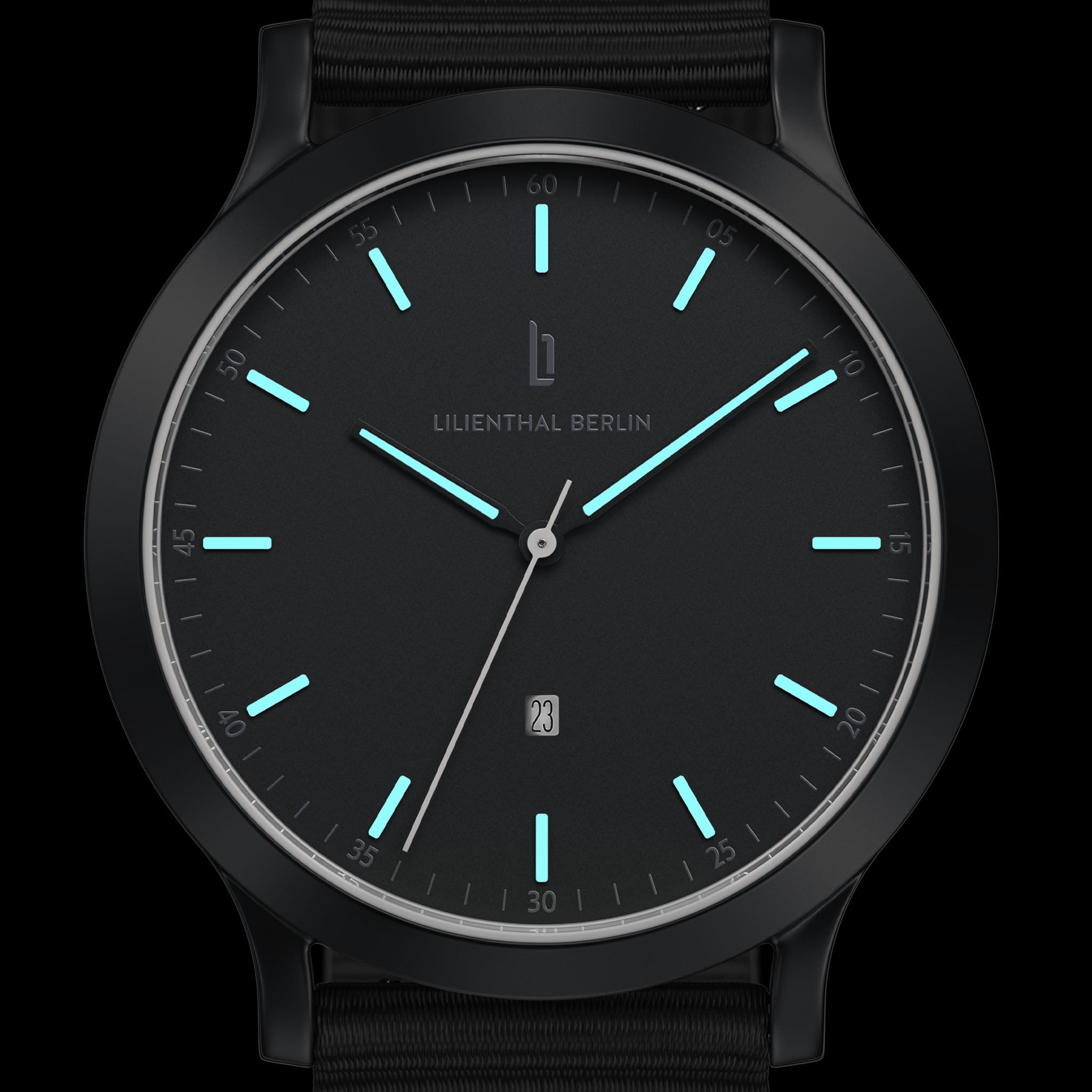 Huxley – Black White