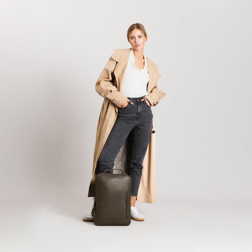 Minimalist Backpack Cactus Leather Khaki - Lilienthal Berlin